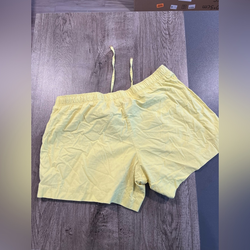 Lilly Pulitzer  Shorts - Picture 3 of 6
